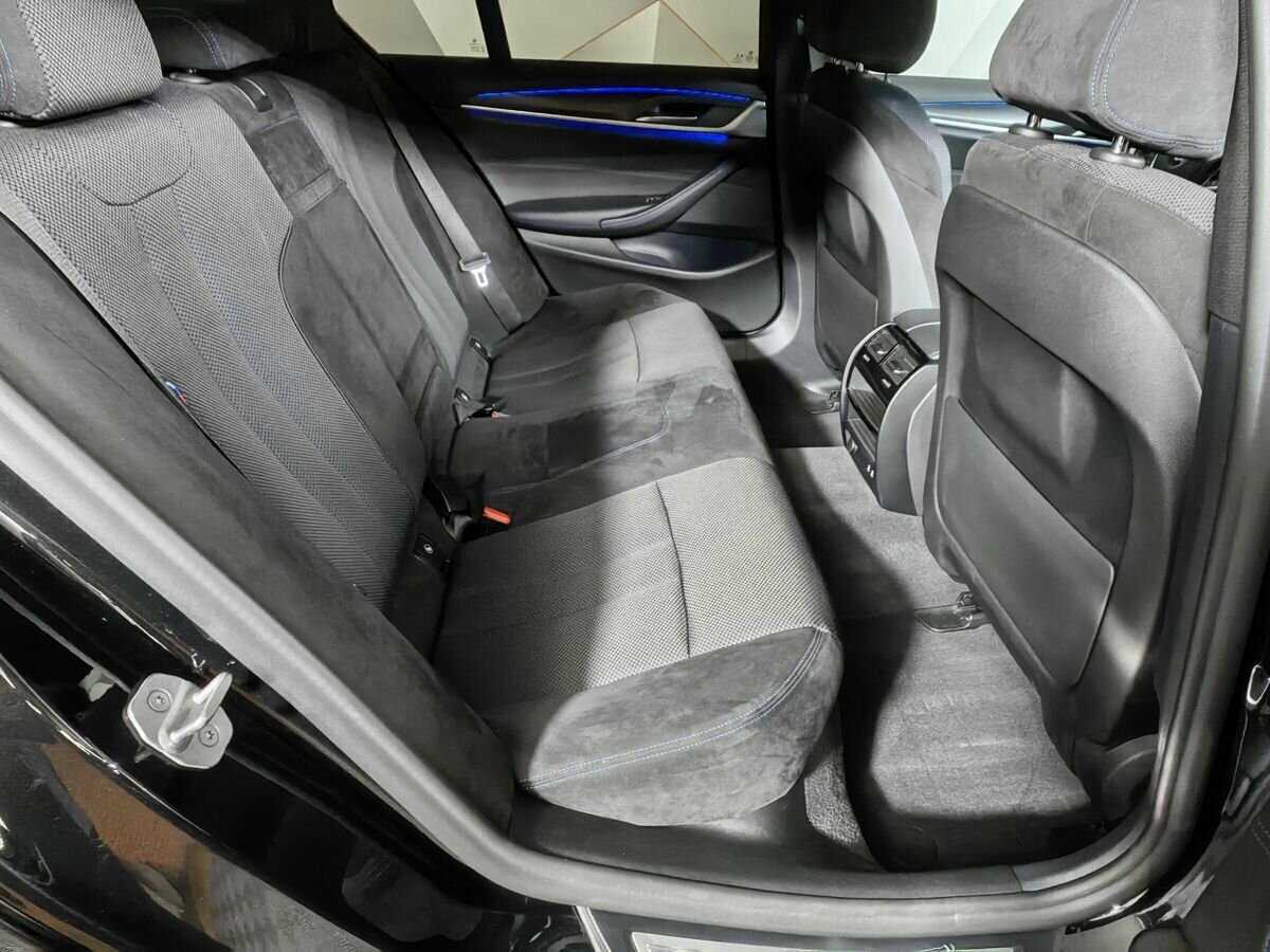 BMW 5 серии 2021 года с пробегом. Фото: #11