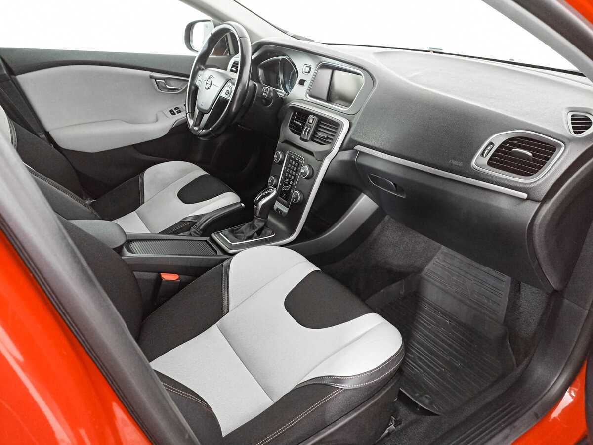 Volvo V40 Cross Country 2013 года с пробегом. Фото: #6