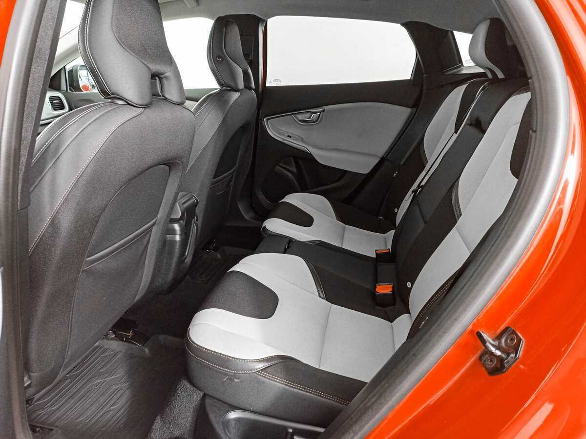 Volvo V40 Cross Country 2013 года с пробегом. Фото: #7