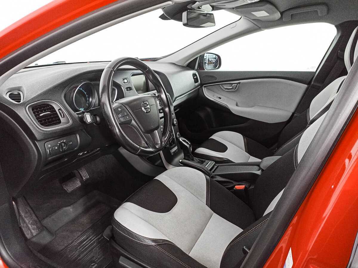 Volvo V40 Cross Country 2013 года с пробегом. Фото: #11