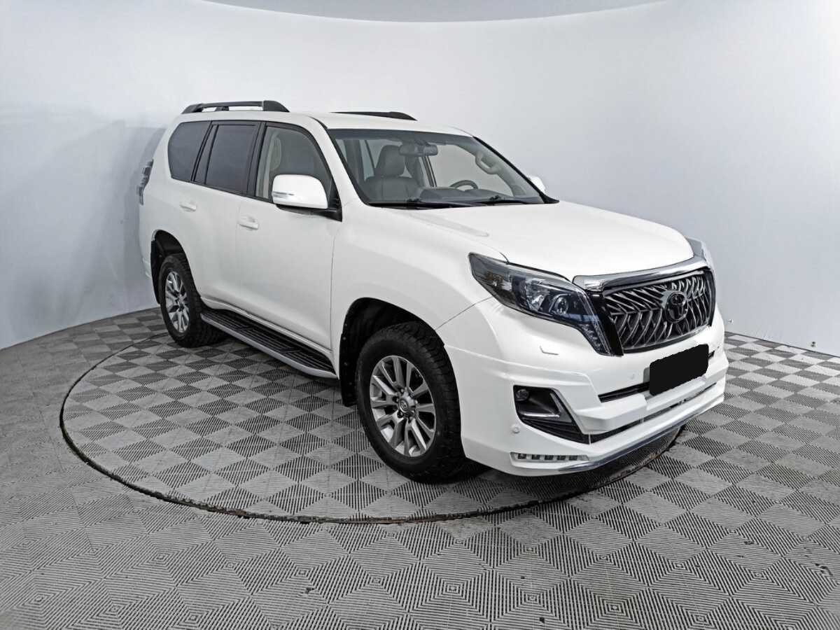 Toyota Land Cruiser Prado 2017 года с пробегом. Фото: #2