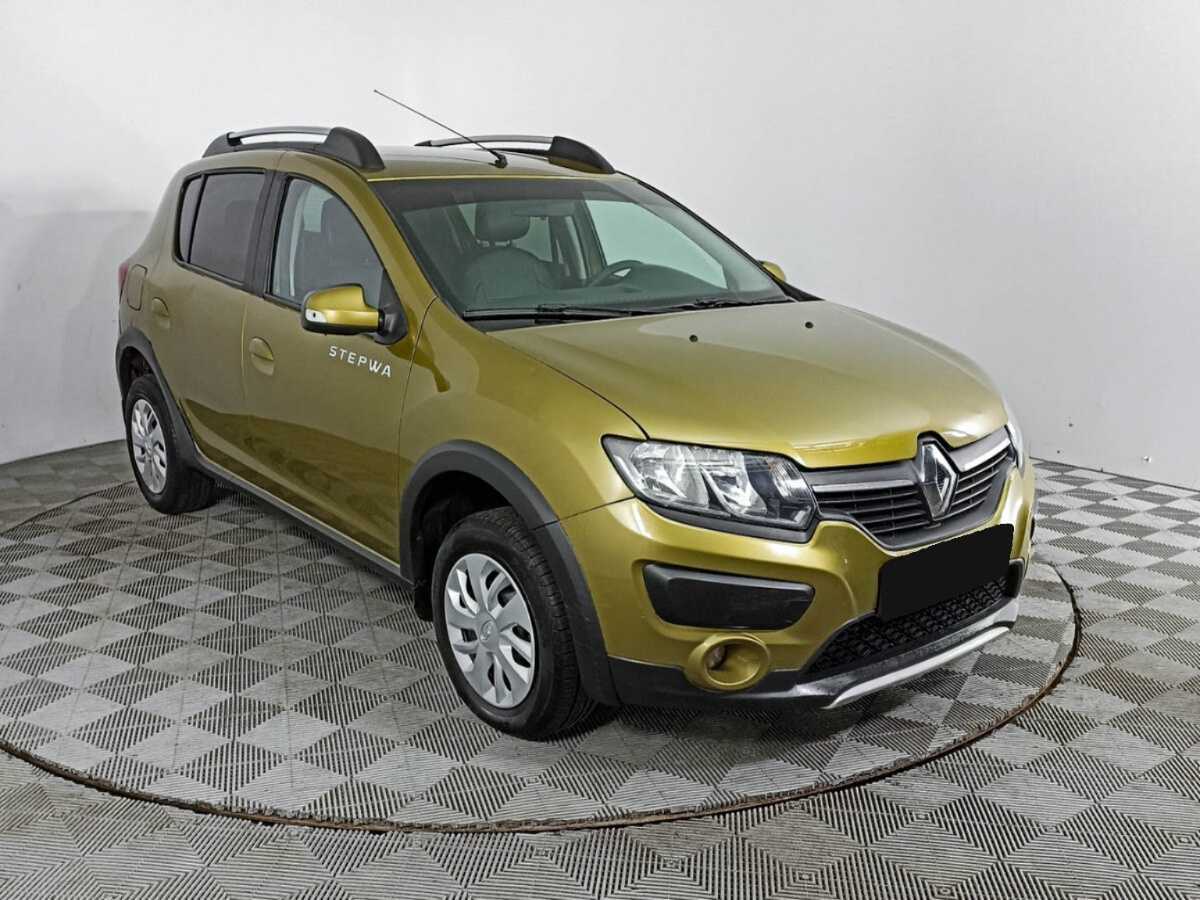 Б/У Рено Сандеро 2017 года. Фото: #2