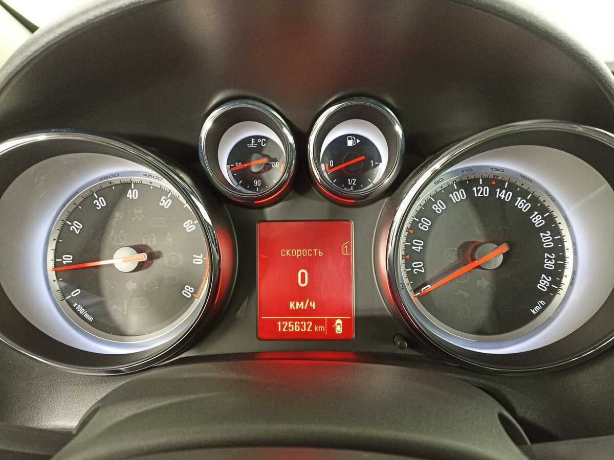 Б/У Опель Астра 2013 года. Фото: #10