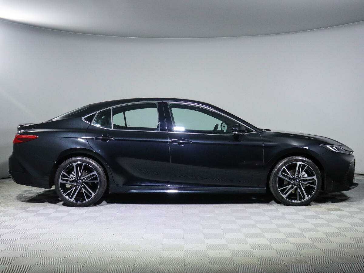 Toyota Camry 2024 года с пробегом. Фото: #2