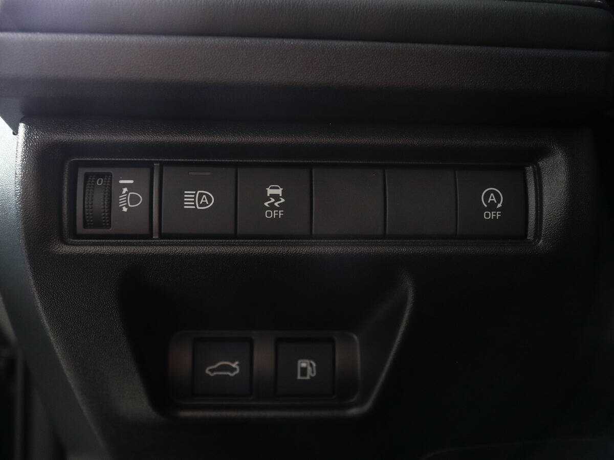 Toyota Camry 2024 года с пробегом. Фото: #15