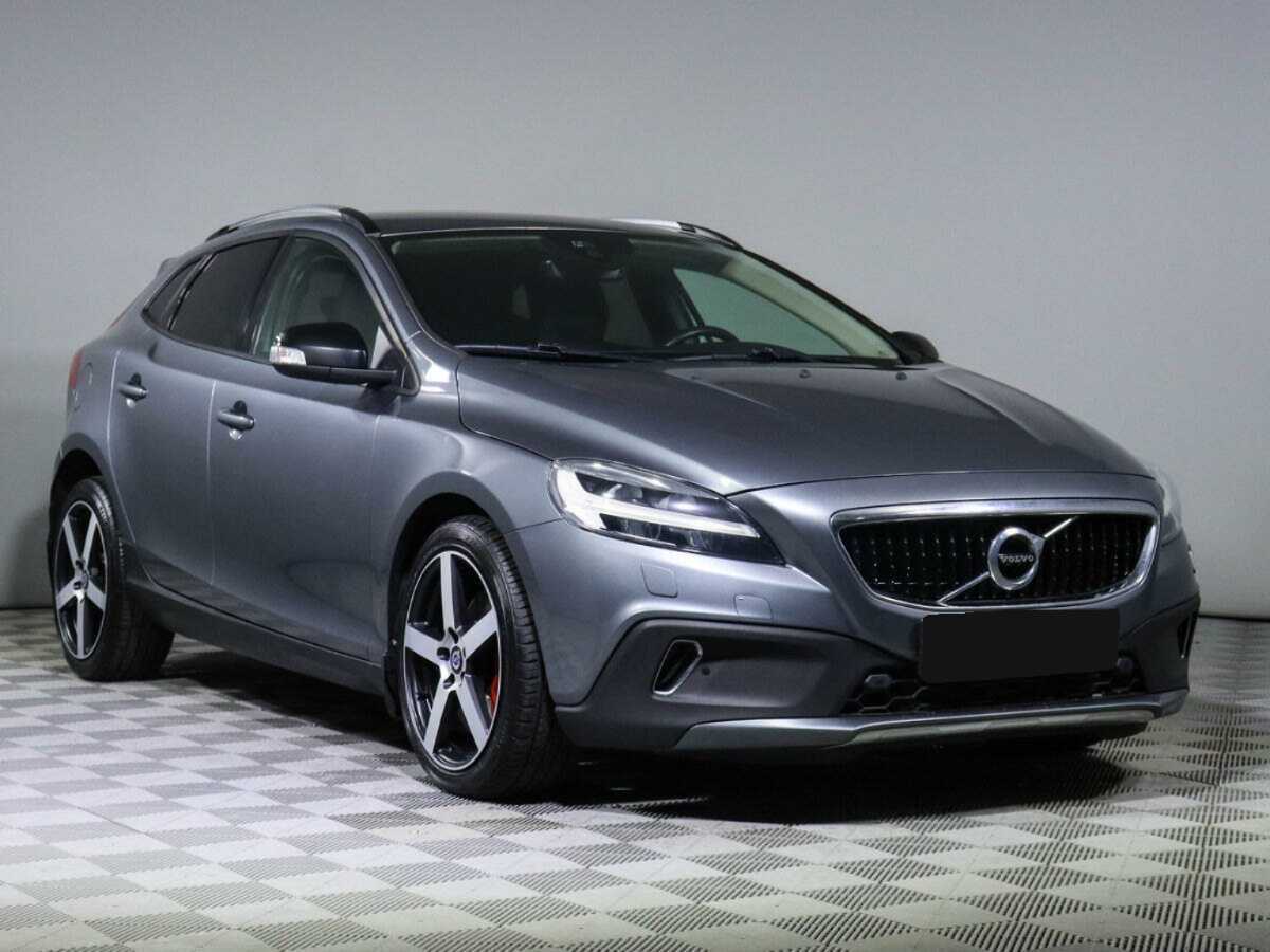 Volvo V40 Cross Country 2019 года с пробегом. Фото: #1