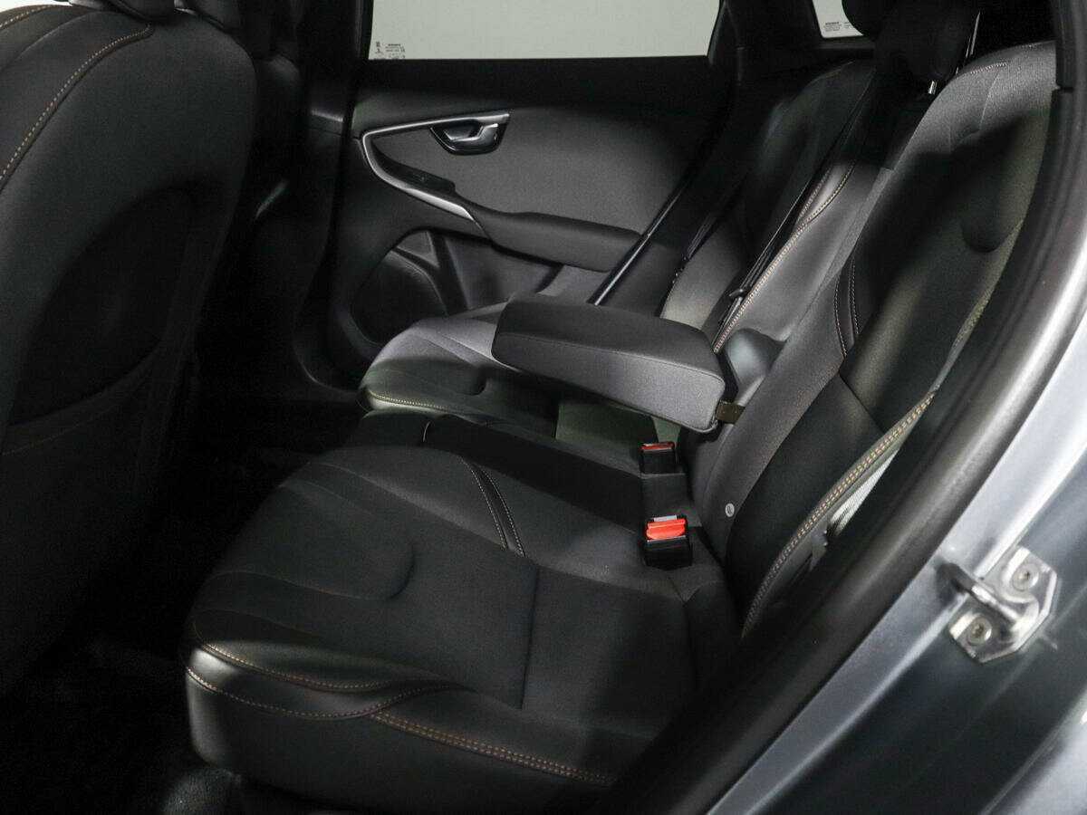 Volvo V40 Cross Country 2019 года с пробегом. Фото: #6