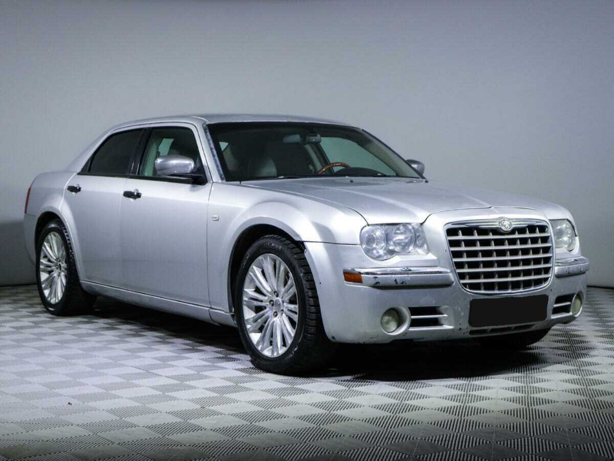 Chrysler 300C 2006 года с пробегом. Фото: #2