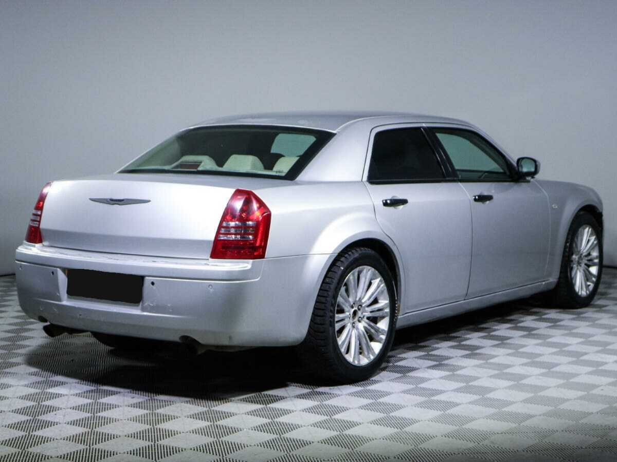 Chrysler 300C 2006 года с пробегом. Фото: #3
