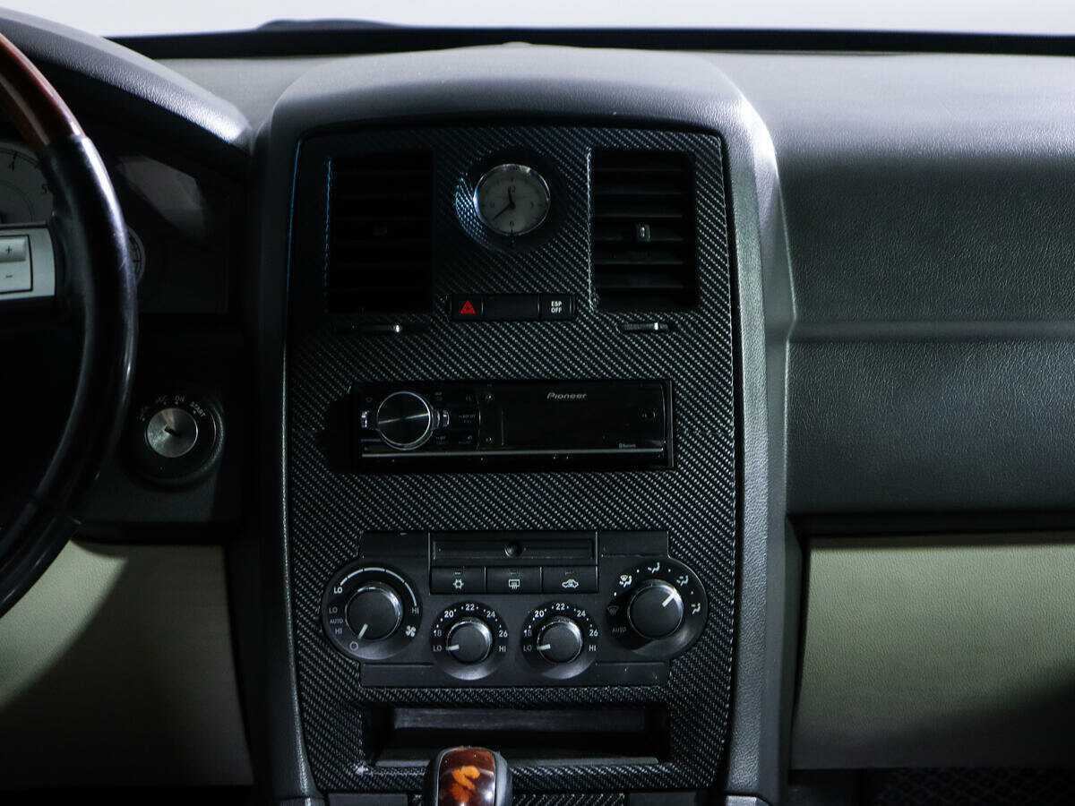 Chrysler 300C 2006 года с пробегом. Фото: #10