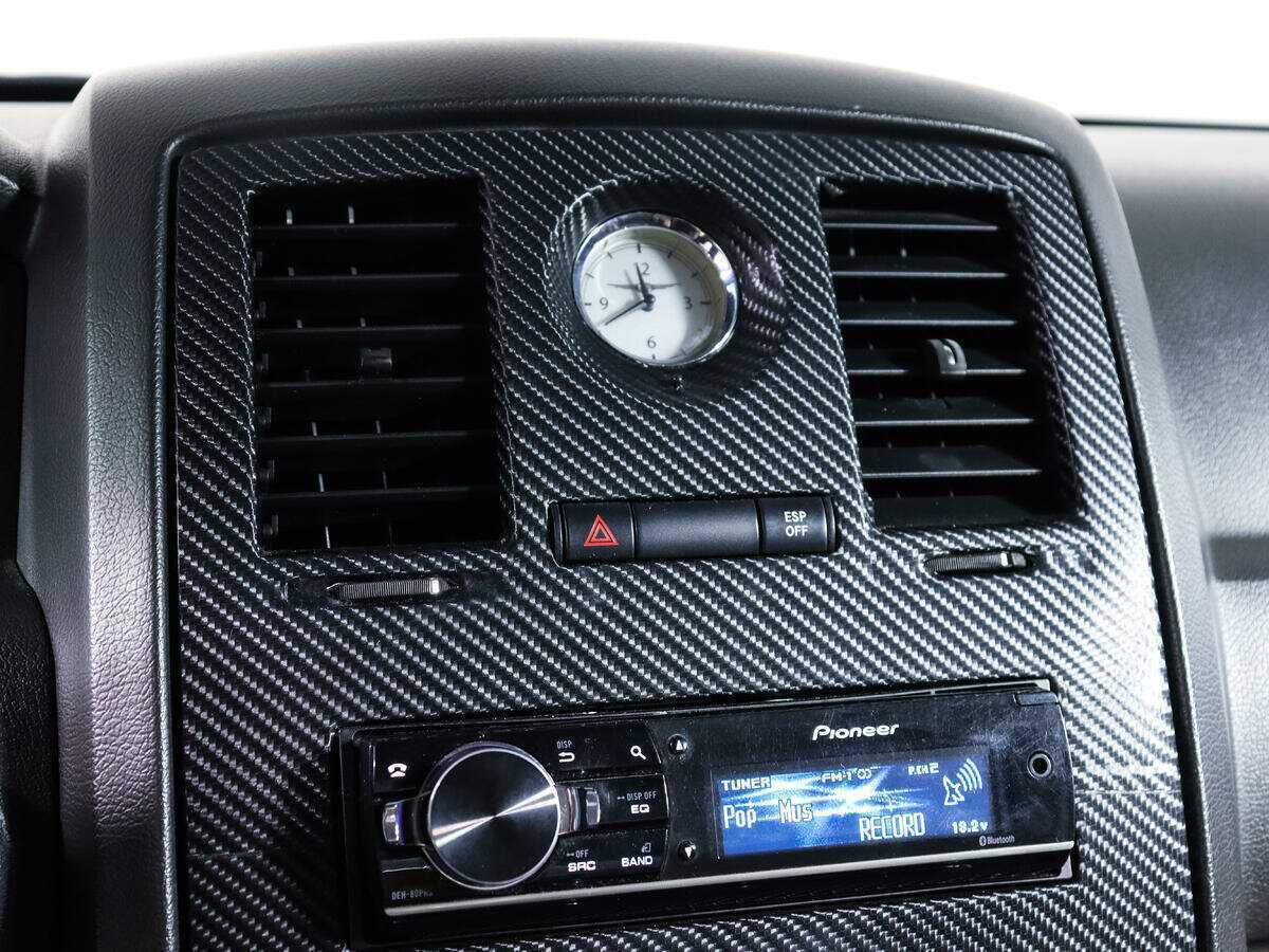 Chrysler 300C 2006 года с пробегом. Фото: #17