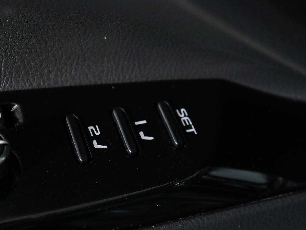 Toyota Camry 2023 года с пробегом. Фото: #13