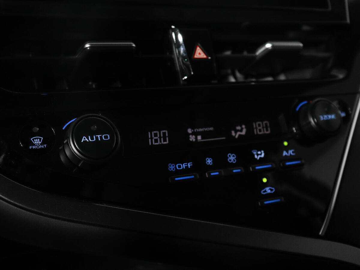 Toyota Camry 2023 года с пробегом. Фото: #20