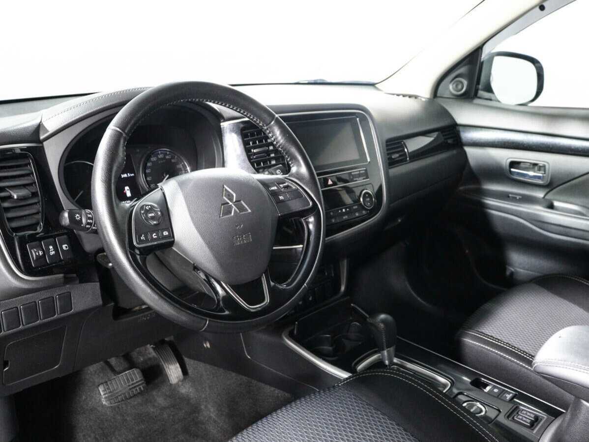 Mitsubishi Outlander 2018 года с пробегом. Фото: #13