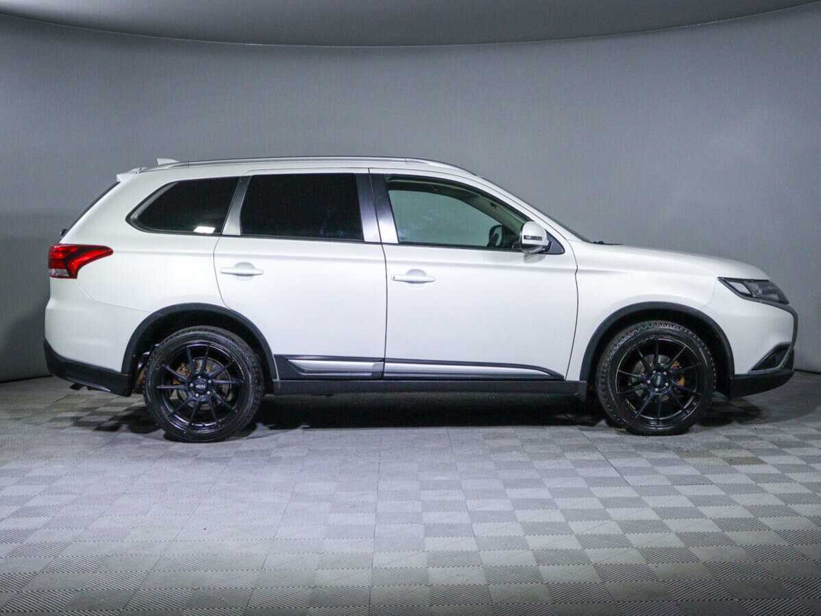Mitsubishi Outlander 2019 года с пробегом. Фото: #3