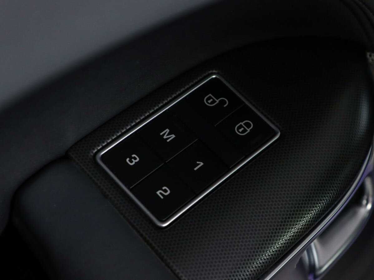 Land Rover Range Rover Sport 2013 года с пробегом. Фото: #16