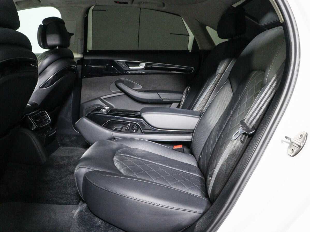 Audi A8 2015 года с пробегом. Фото: #7