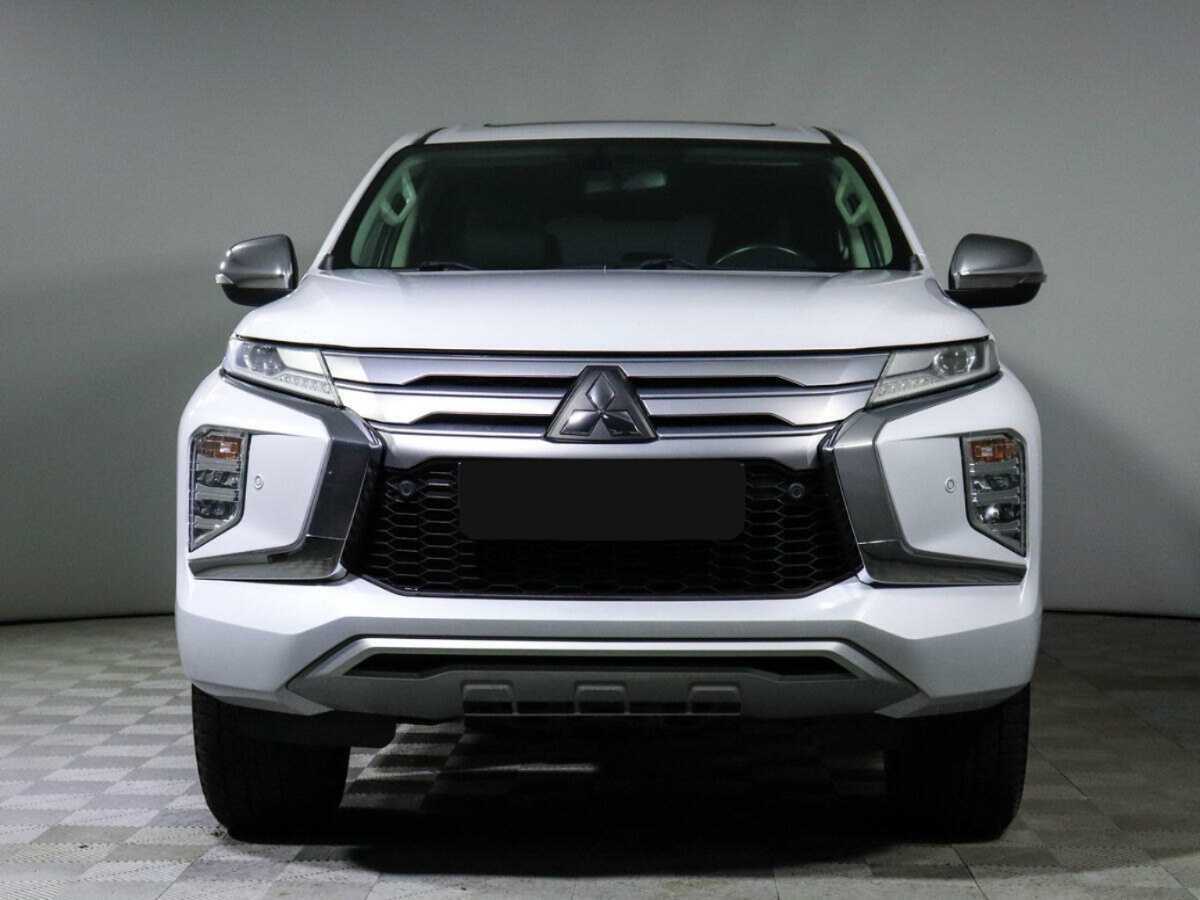 Mitsubishi Pajero Sport 2020 года с пробегом. Фото: #1