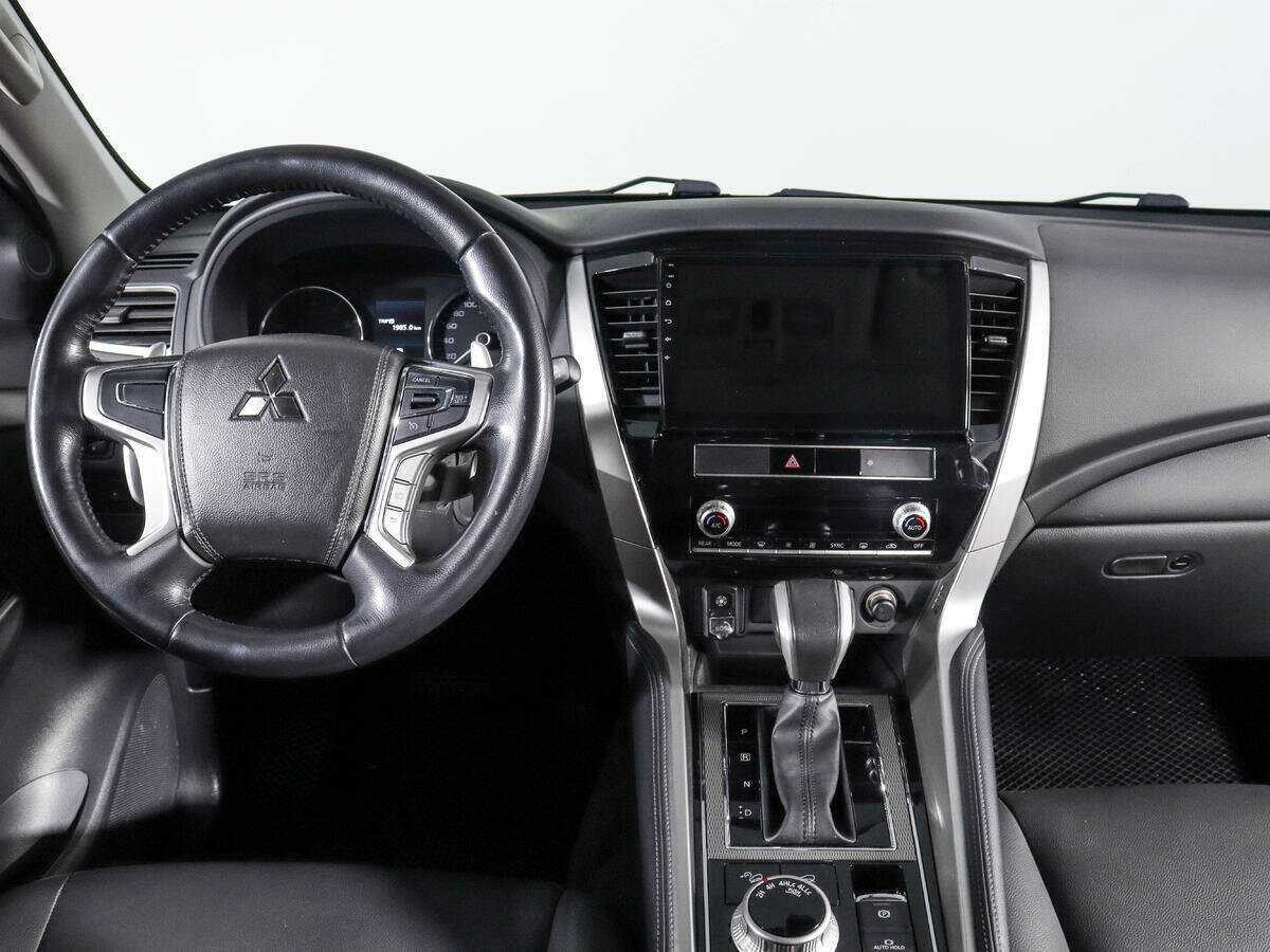 Mitsubishi Pajero Sport 2020 года с пробегом. Фото: #9