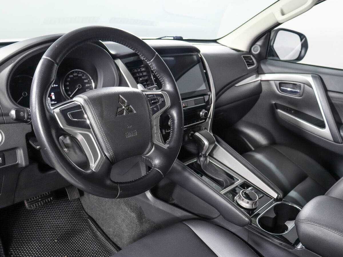 Mitsubishi Pajero Sport 2020 года с пробегом. Фото: #11