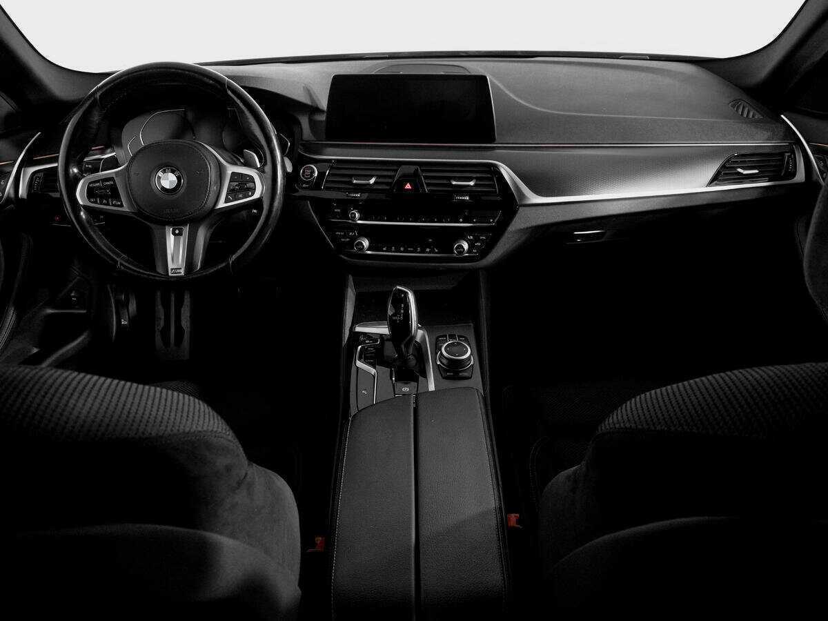 BMW 5 серии 2020 года с пробегом. Фото: #11