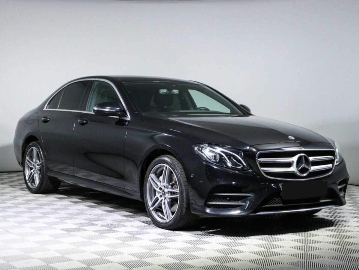 Mercedes-Benz E-Класс 2018 года с пробегом. Фото: #1