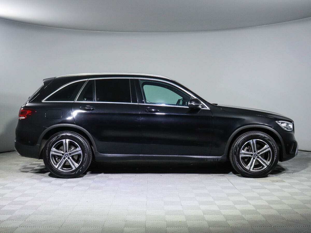 Mercedes-Benz GLC 2021 года с пробегом. Фото: #2