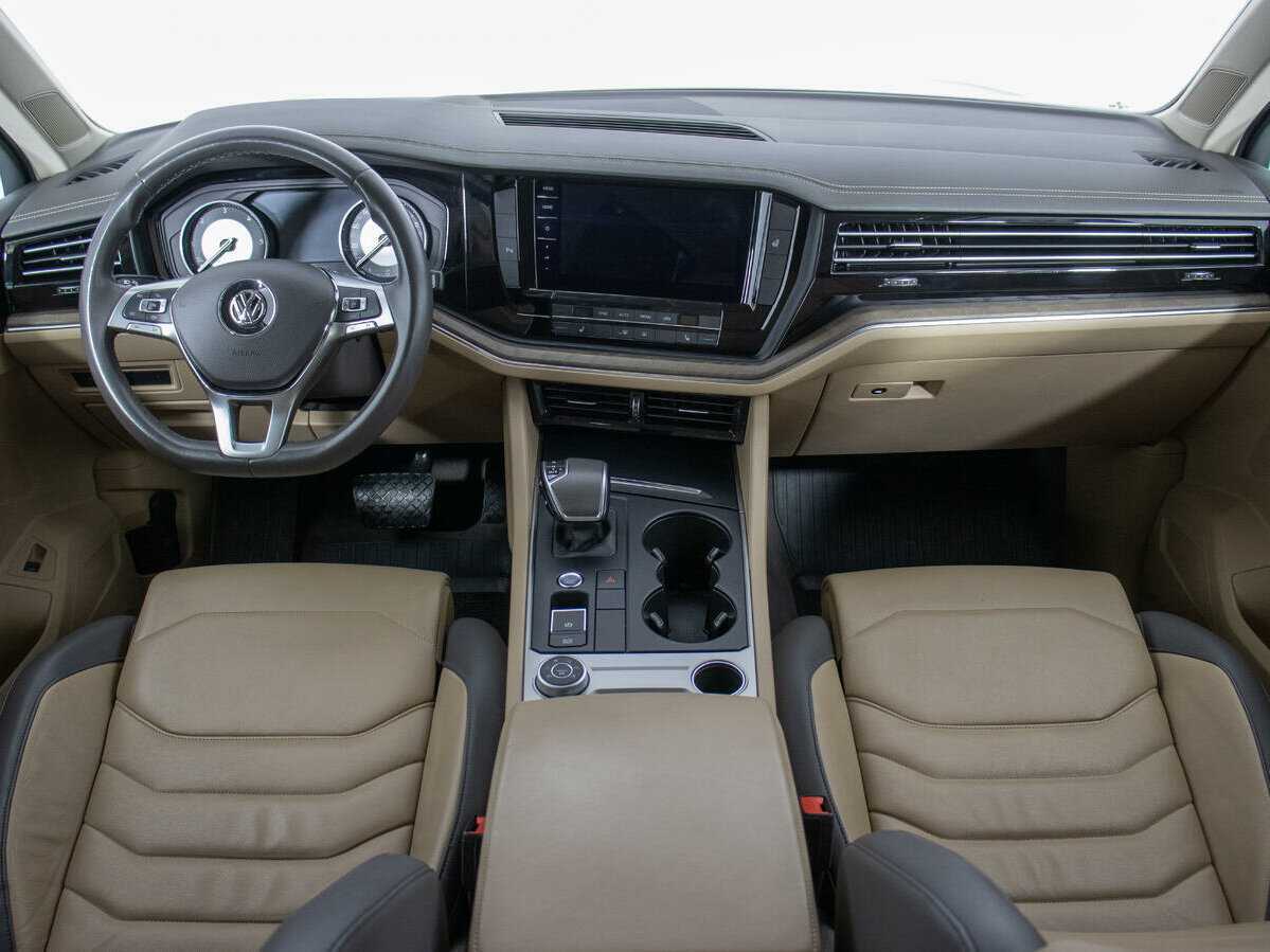 Volkswagen Touareg 2018 года с пробегом. Фото: #18