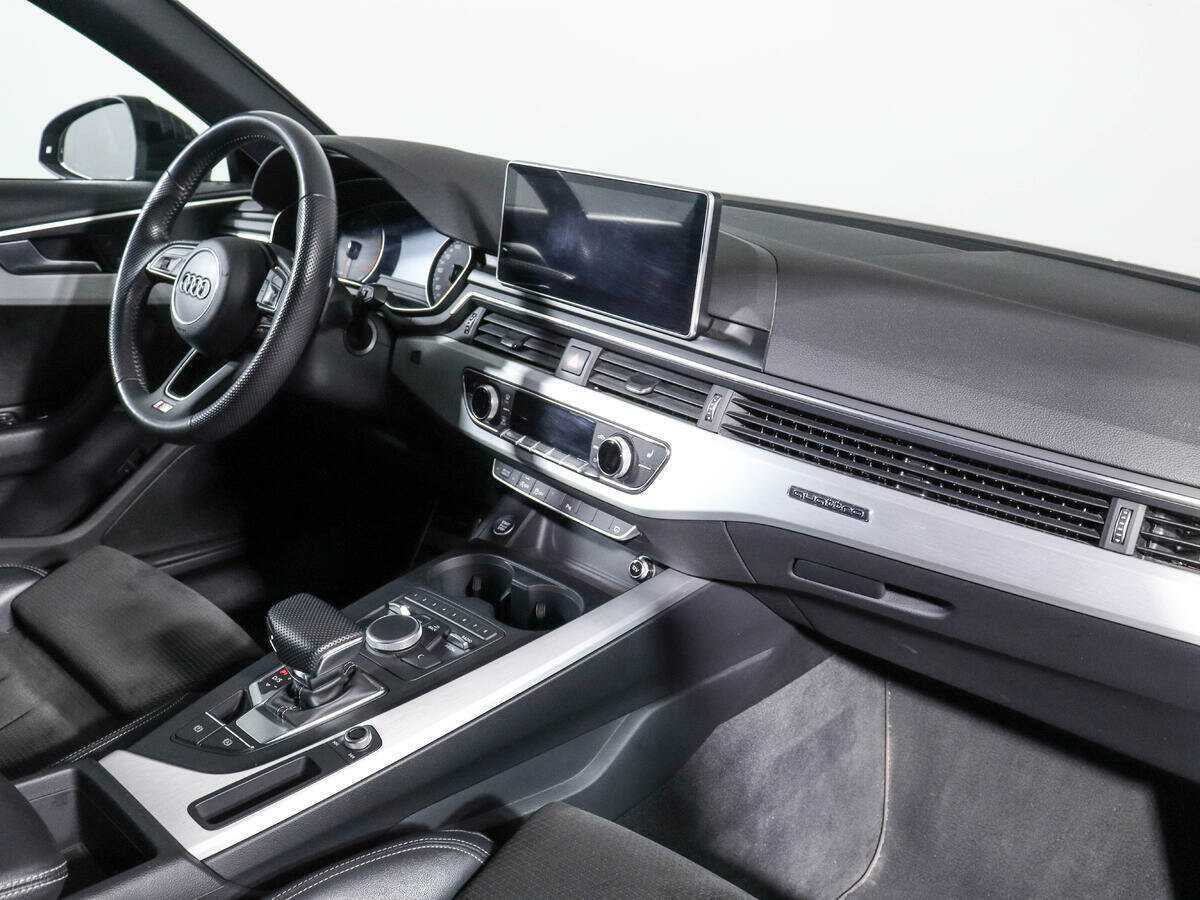 Audi A4 2019 года с пробегом. Фото: #6