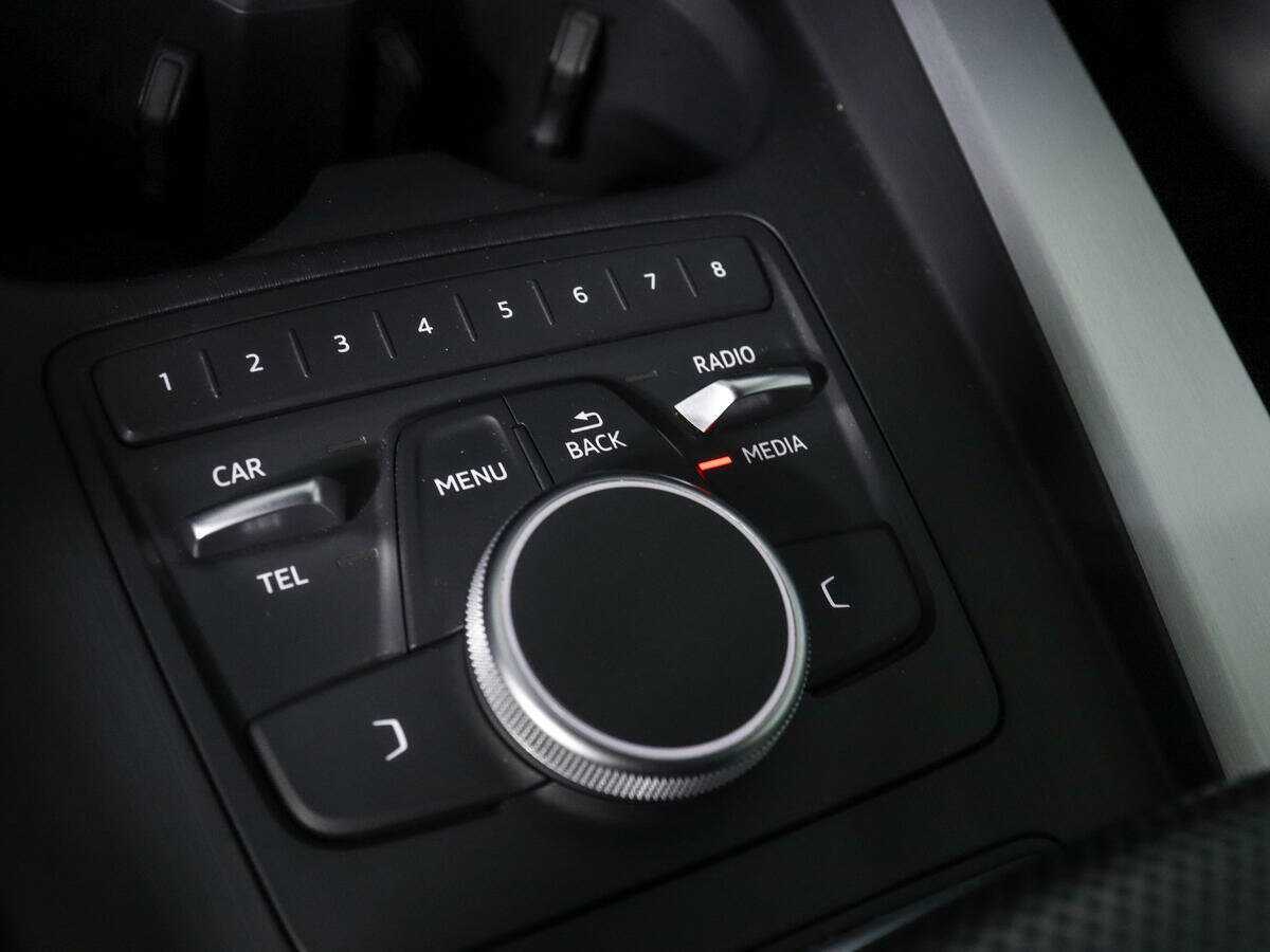 Audi A4 2019 года с пробегом. Фото: #13