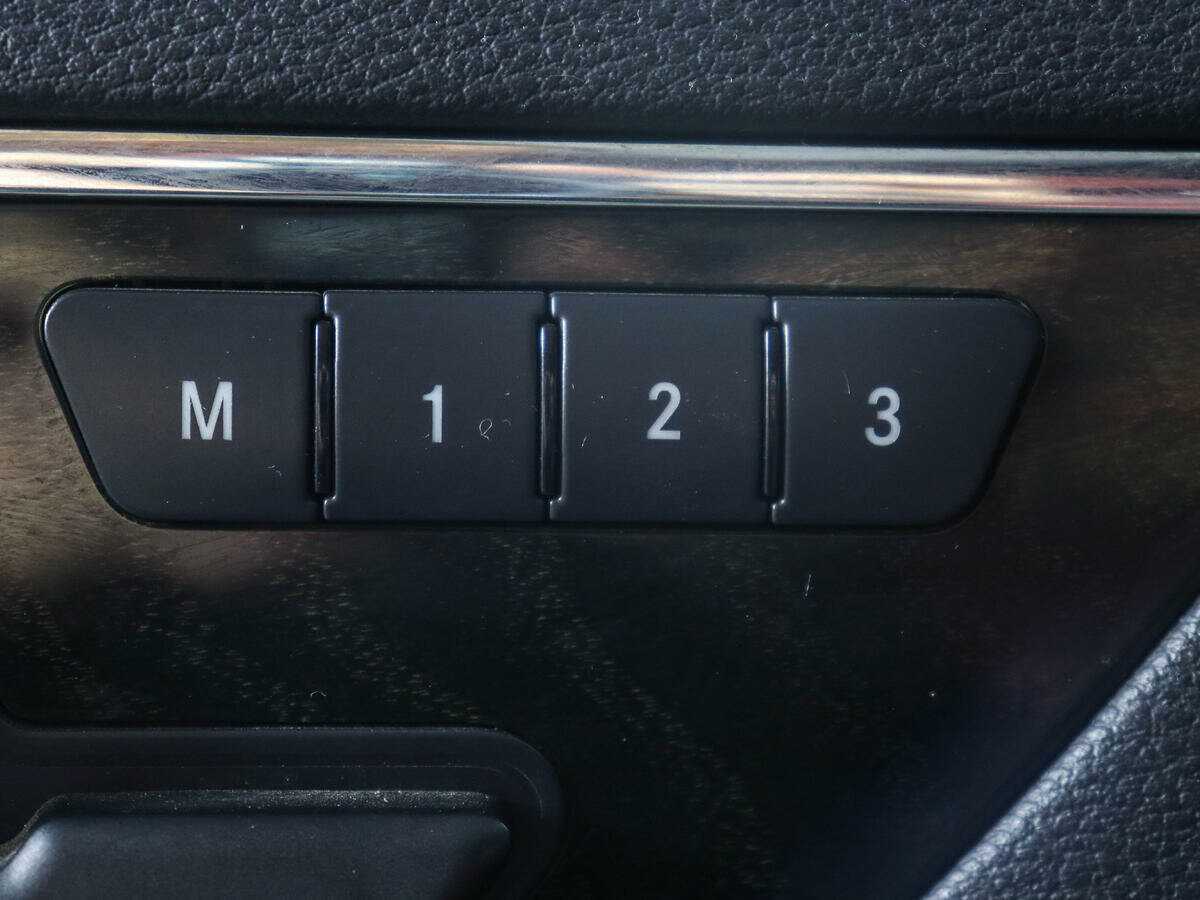 Mercedes-Benz E-Класс 2011 года с пробегом. Фото: #13