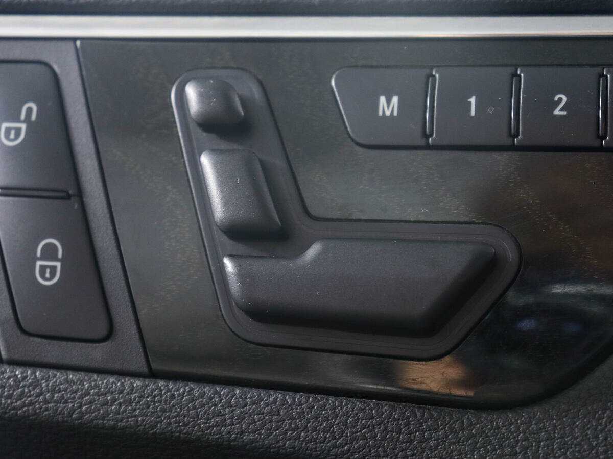 Mercedes-Benz E-Класс 2011 года с пробегом. Фото: #14