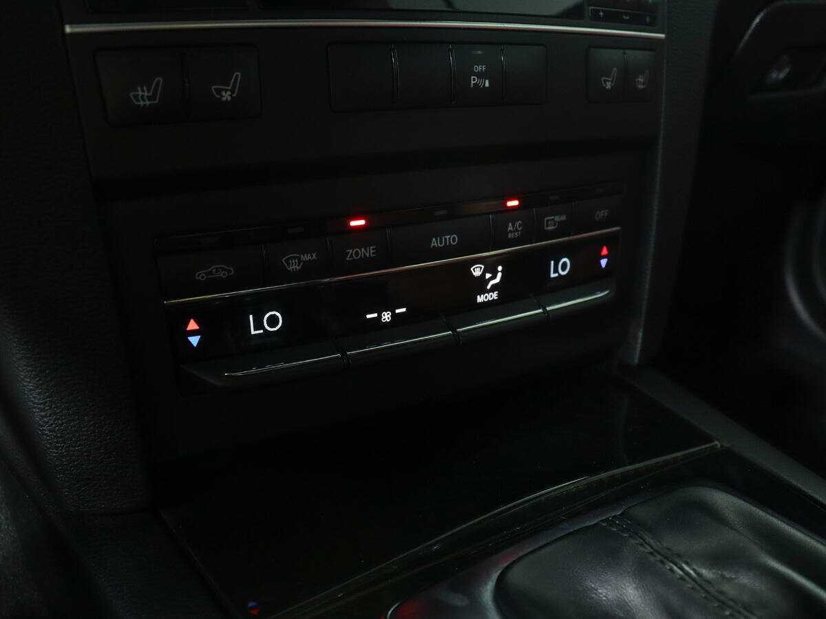 Mercedes-Benz E-Класс 2011 года с пробегом. Фото: #18