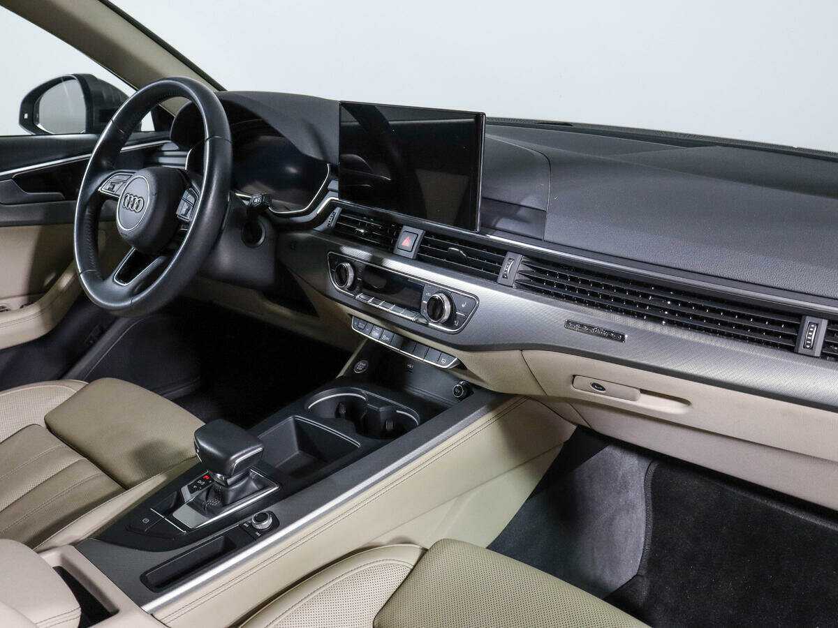 Audi A4 2019 года с пробегом. Фото: #6