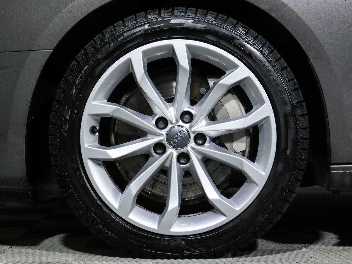 Audi A4 2019 года с пробегом. Фото: #12