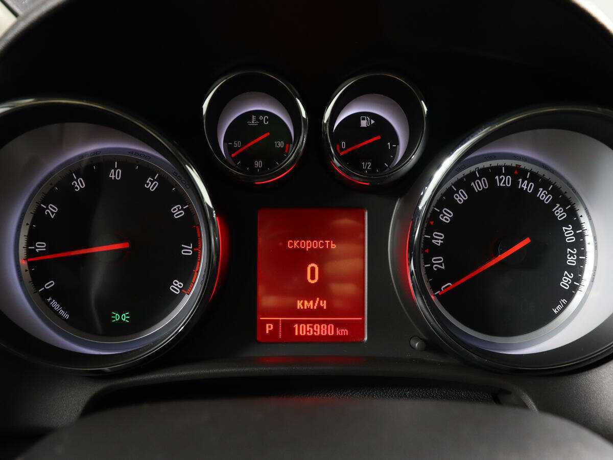 Б/У Опель Астра 2014 года. Фото: #8