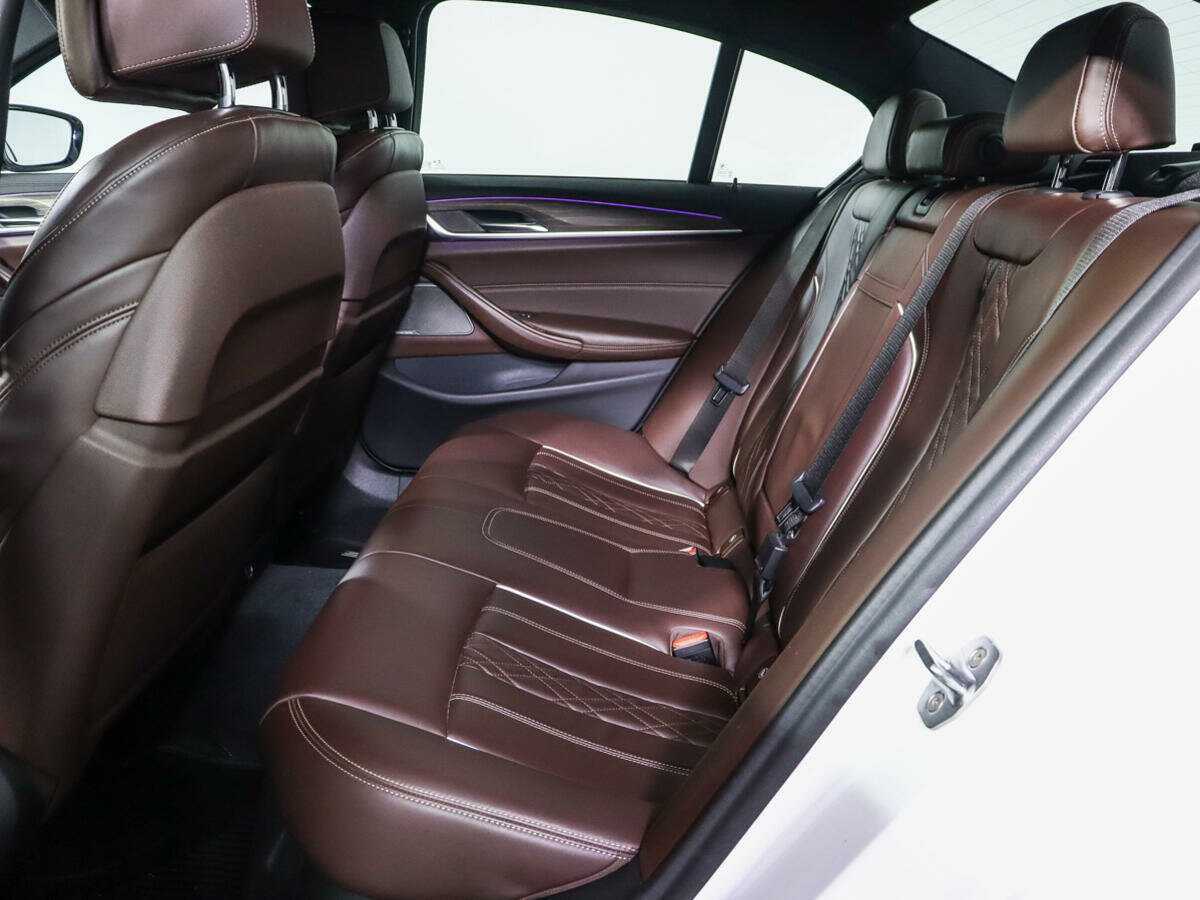 BMW 5 серии 2019 года с пробегом. Фото: #9