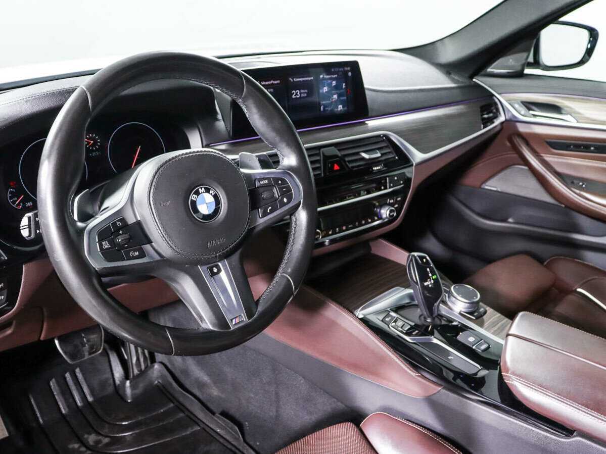 BMW 5 серии 2019 года с пробегом. Фото: #13