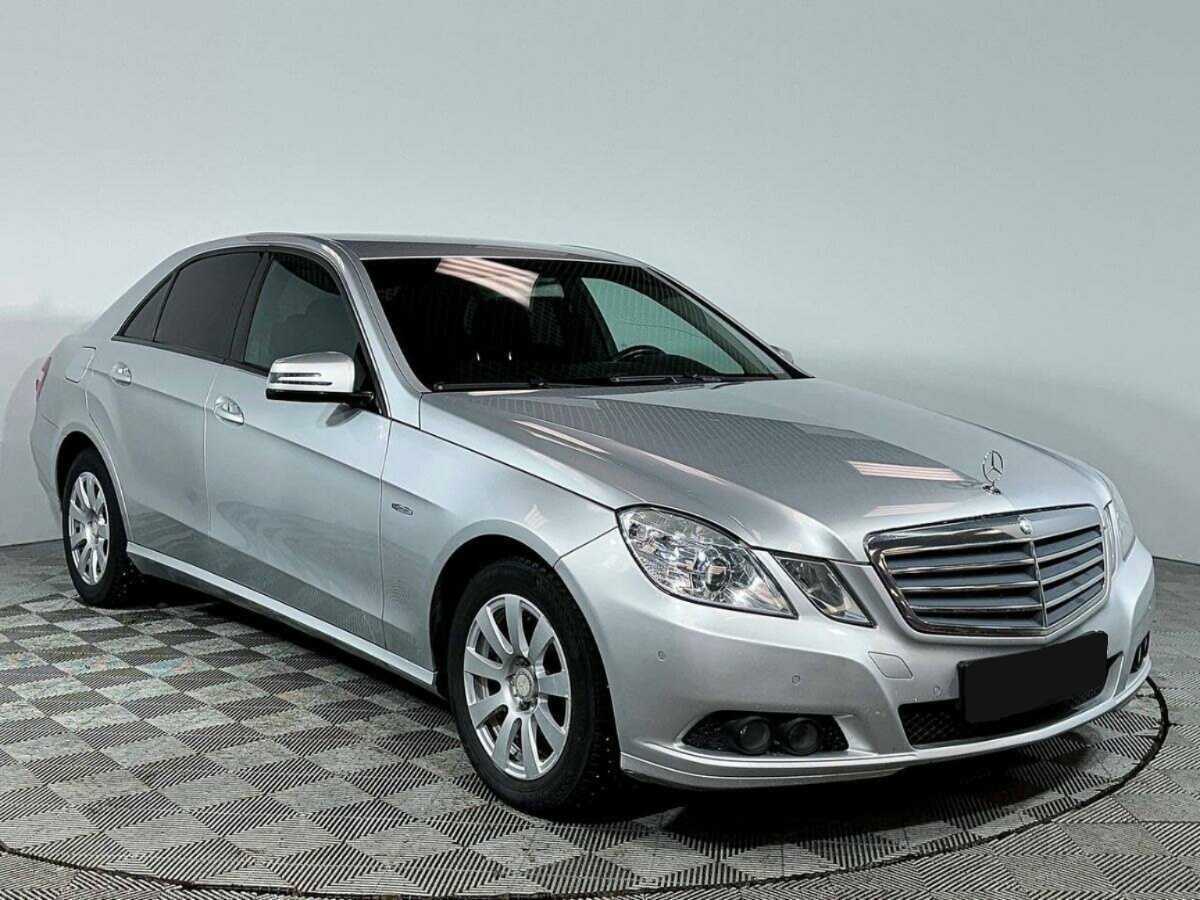 Mercedes-Benz E-Класс 2010 года с пробегом. Фото: #2