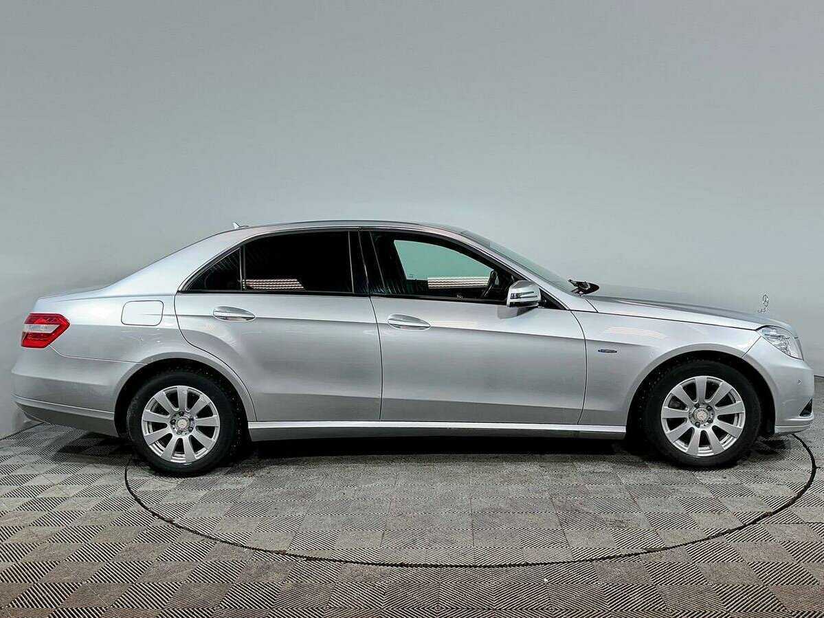 Mercedes-Benz E-Класс 2010 года с пробегом. Фото: #3
