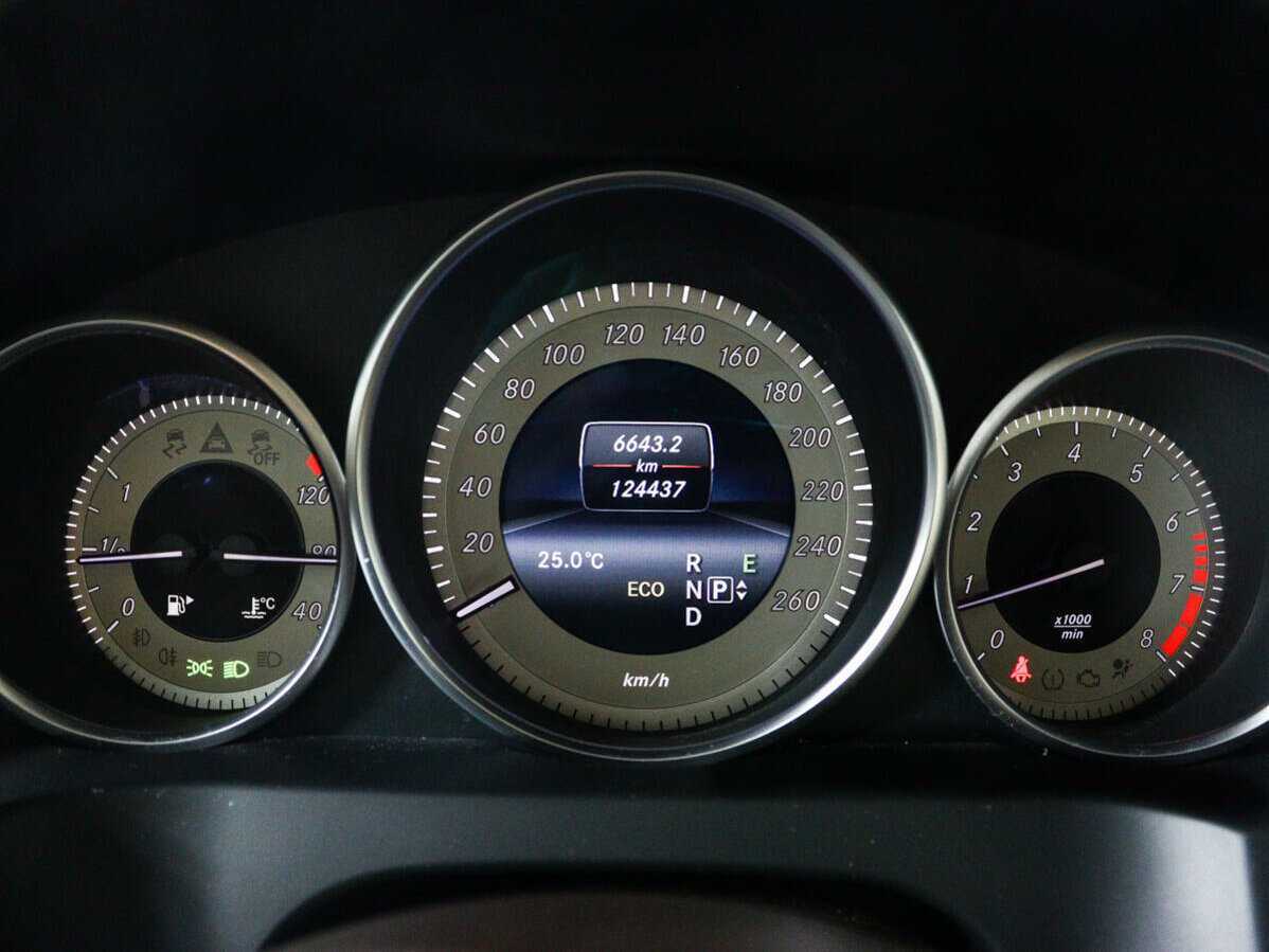 Mercedes-Benz E-Класс 2013 года с пробегом. Фото: #8