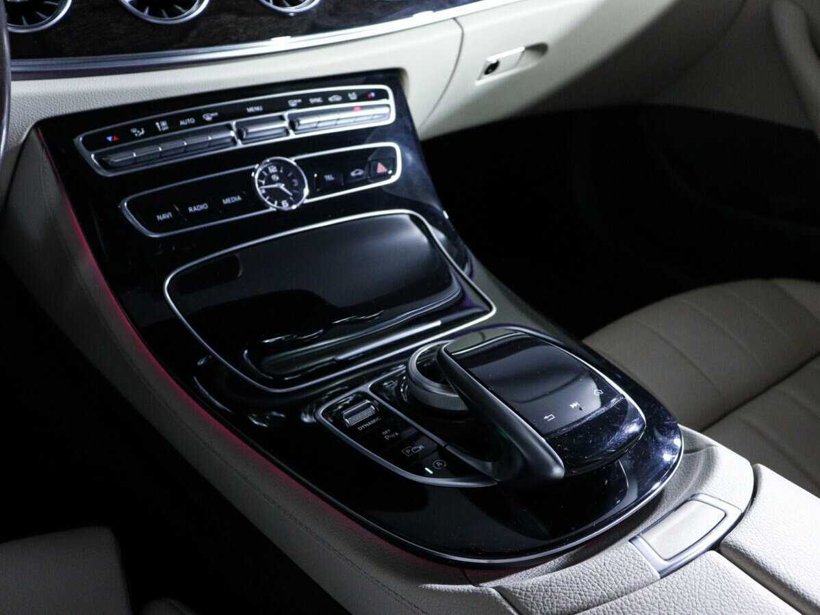 Mercedes-Benz E-Класс 2018 года с пробегом. Фото: #23
