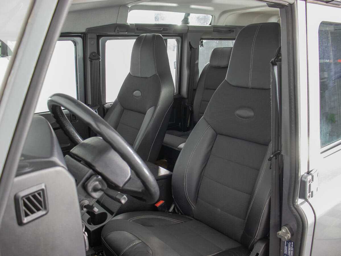 Land Rover Defender 2013 года с пробегом. Фото: #11