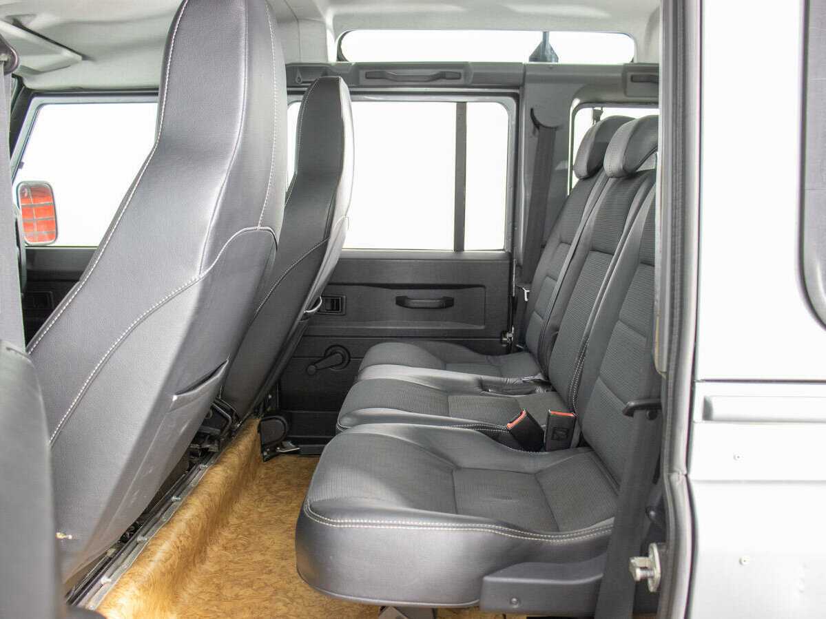 Land Rover Defender 2013 года с пробегом. Фото: #12