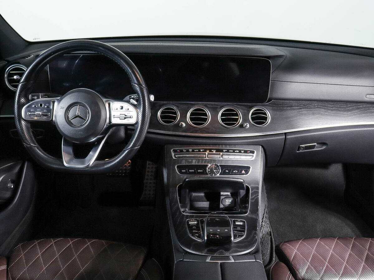 Mercedes-Benz E-Класс 2018 года с пробегом. Фото: #9