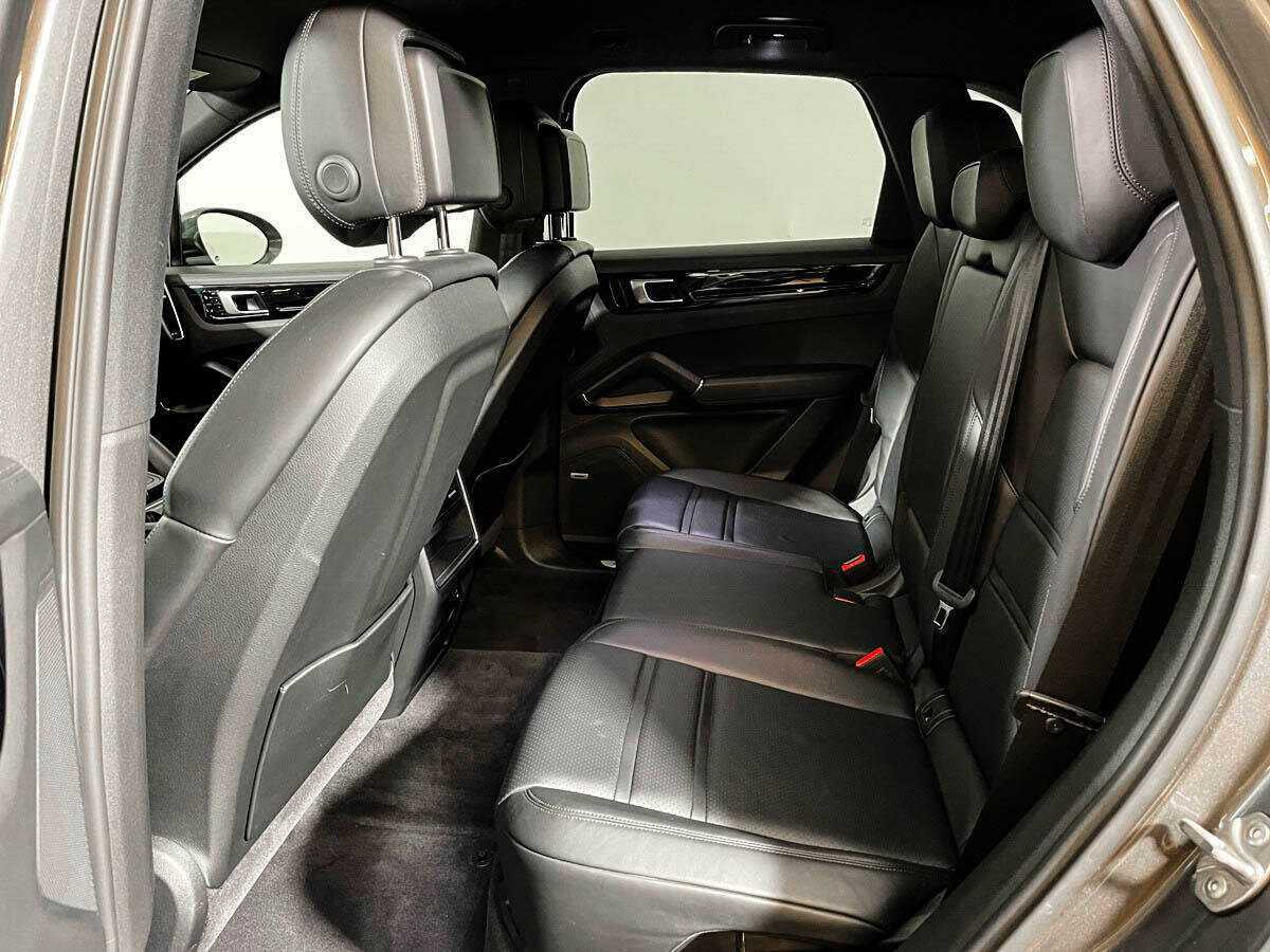 Porsche Cayenne 2018 года с пробегом. Фото: #9