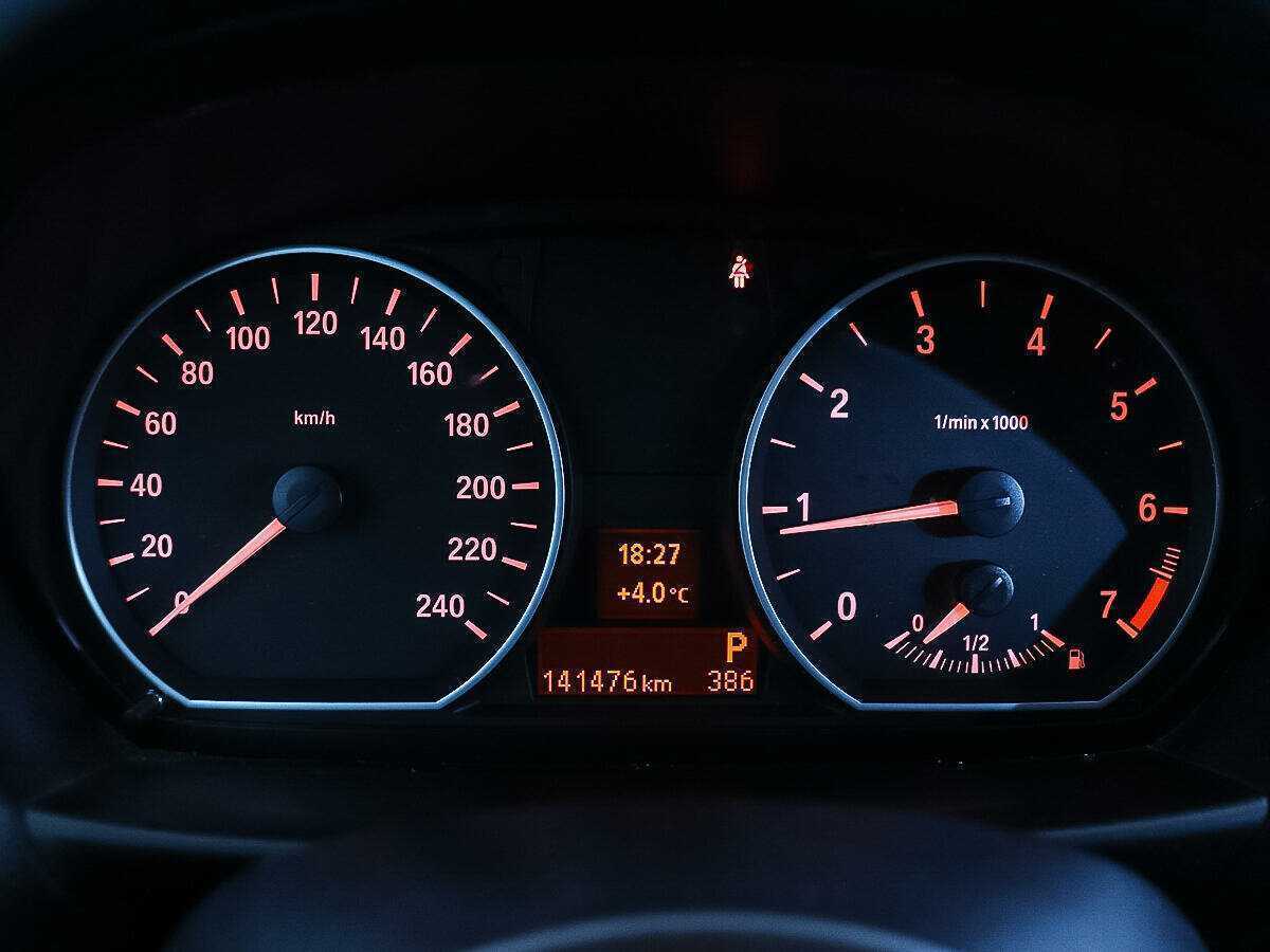 BMW 1 серии 2010 года с пробегом. Фото: #9