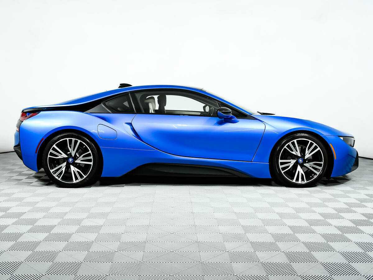 BMW i8 2016 года с пробегом. Фото: #3