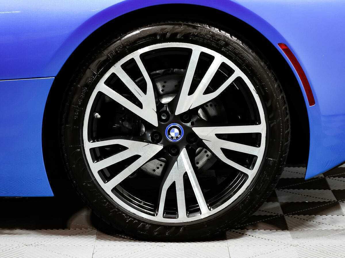 BMW i8 2016 года с пробегом. Фото: #13