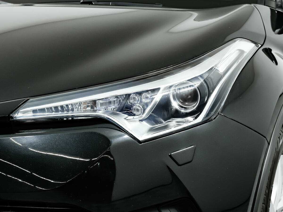 Toyota C-HR 2018 года с пробегом. Фото: #13